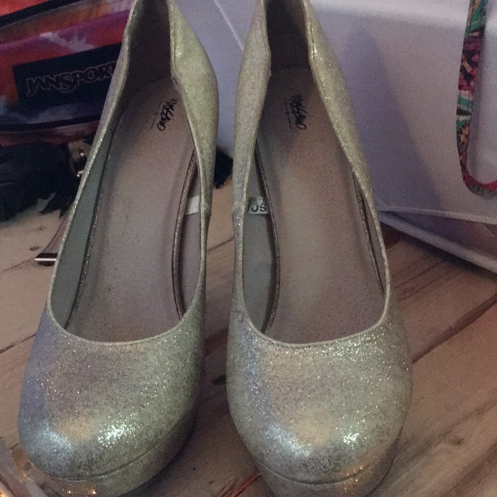 glittery gold pumps